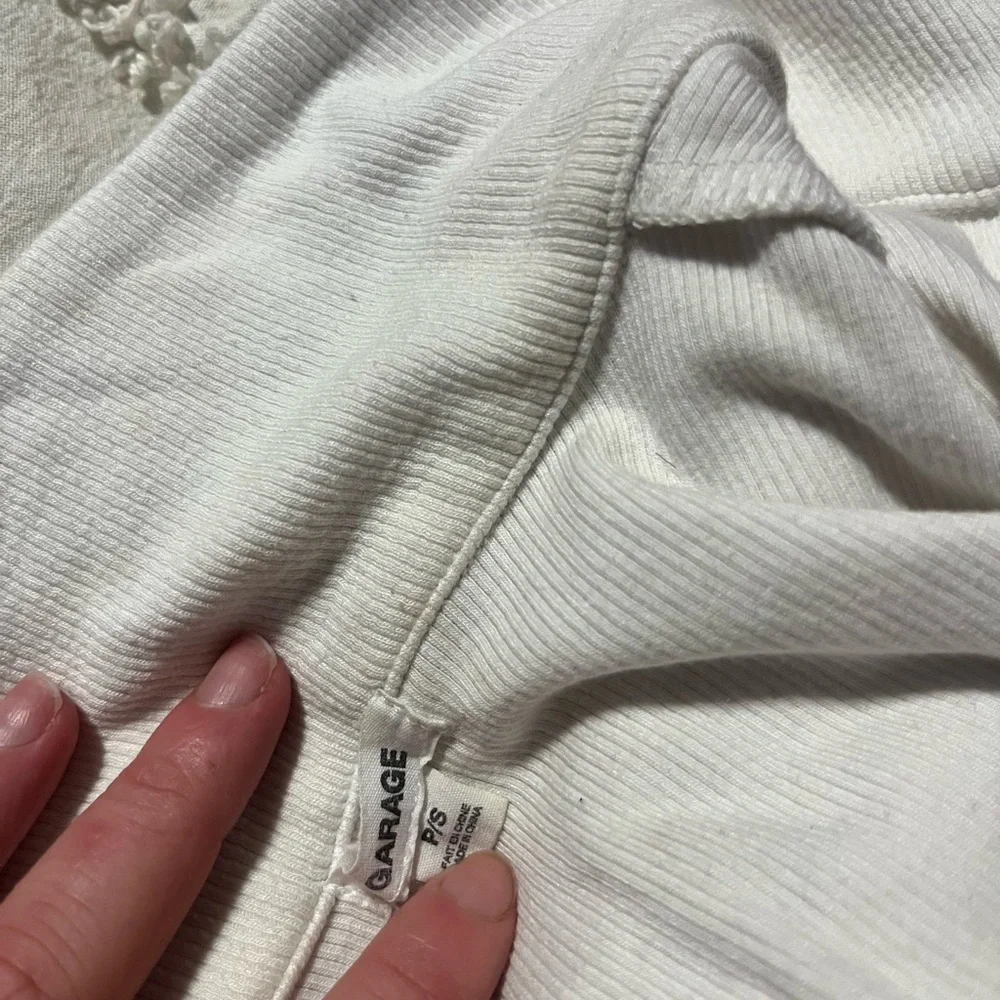 Garage Ribbed Collared White Top - Picture 4 of 4